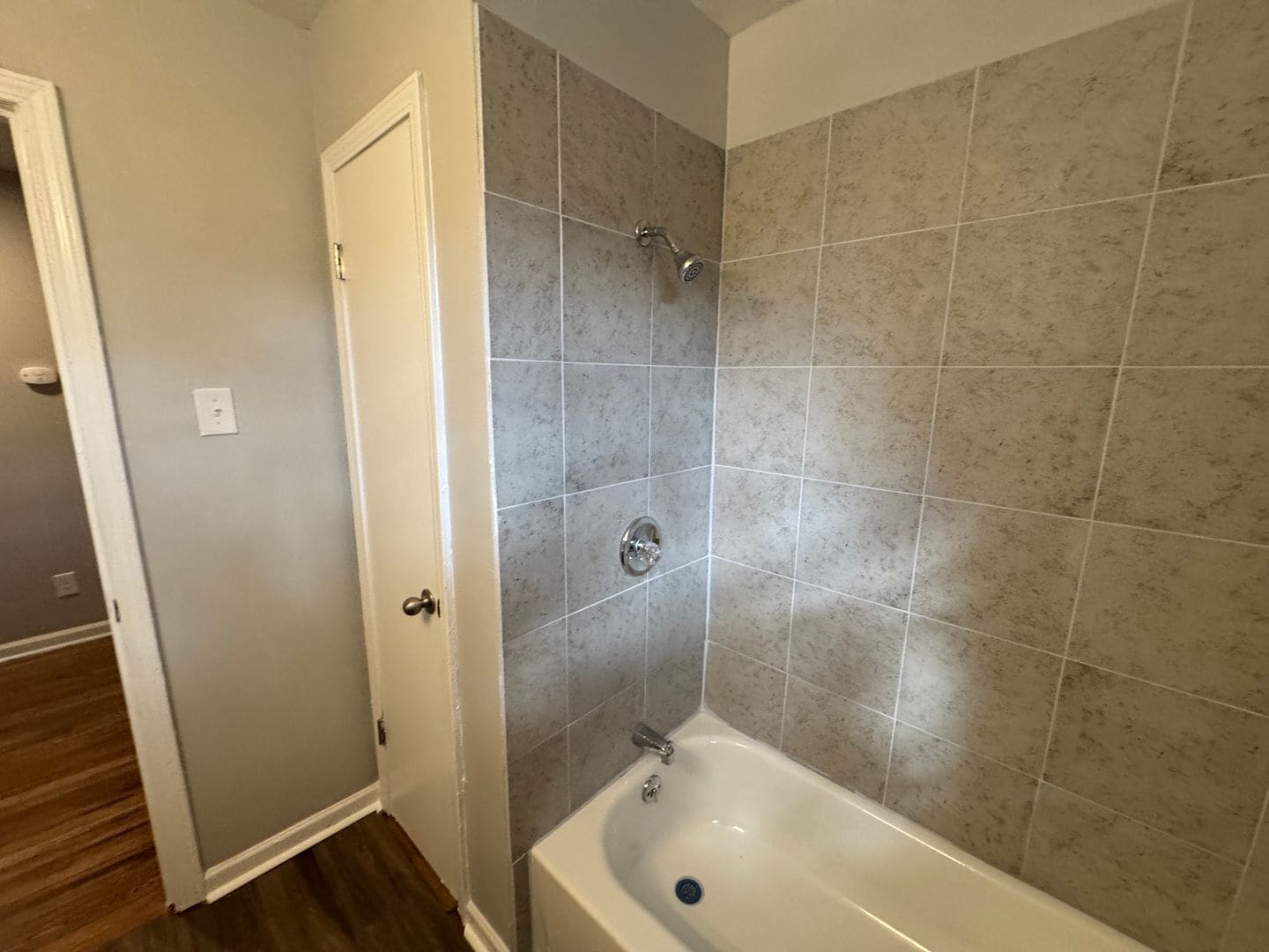 Building Photo - 1961 Croydon Ave