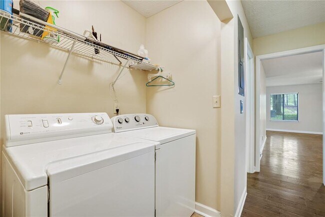 Building Photo - 2953 Torreya Way SE