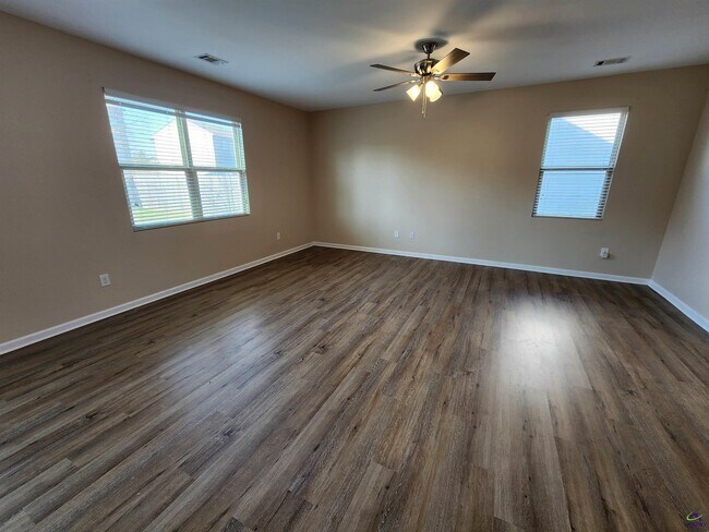 Building Photo - 223 Flowing Meadows Dr