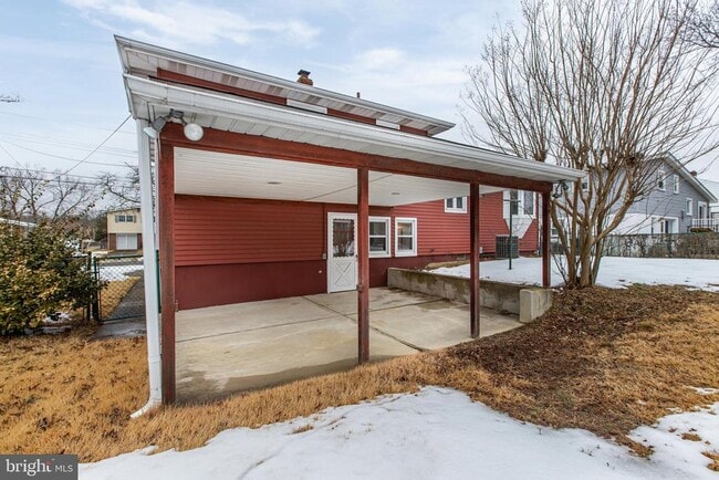 Building Photo - 154 Valleybrook Rd E