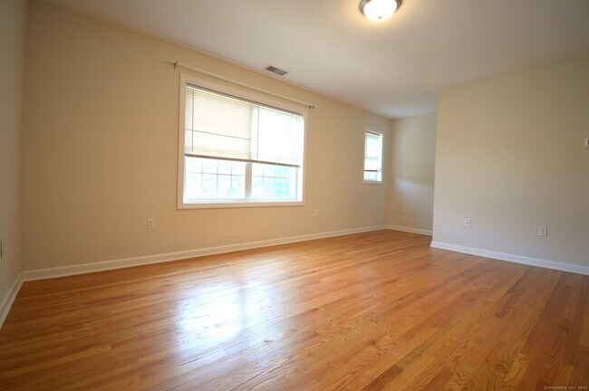 Building Photo - 173 Saybrook Rd