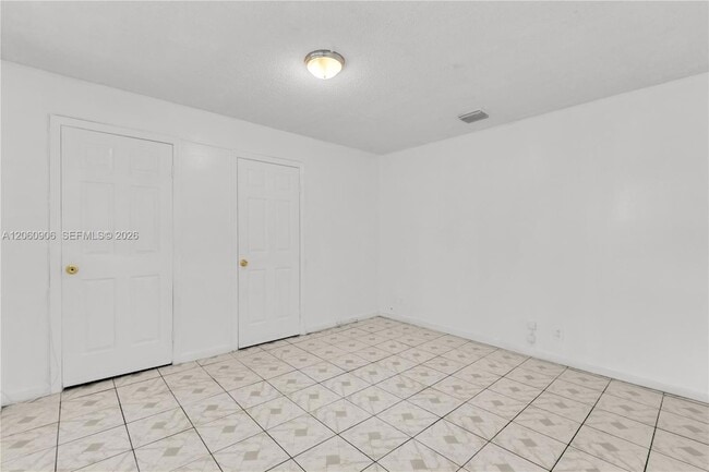 Building Photo - 5742 Garfield St