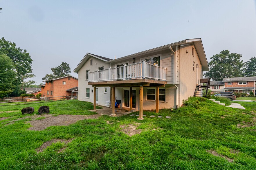 Building Photo - 8321 Raymond Ln