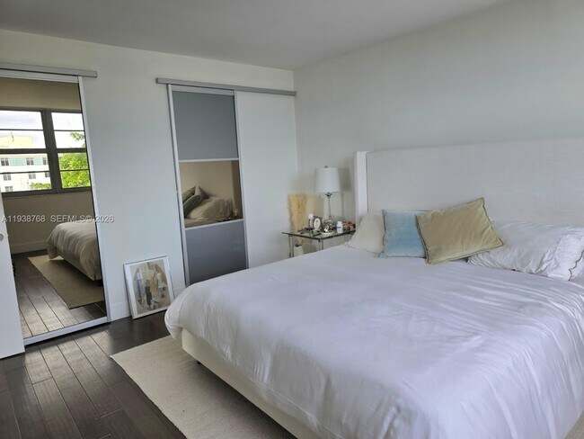 Building Photo - 5 Island Ave