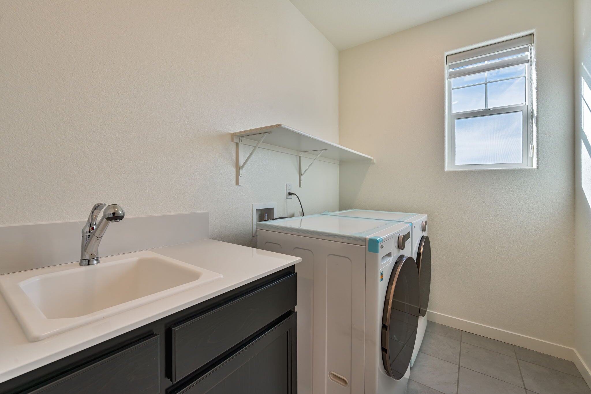 Building Photo - 4522 Drowsy Water Way