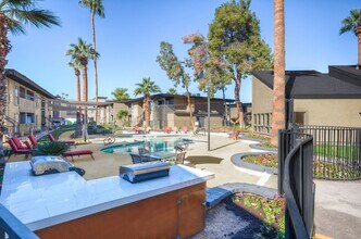 Building Photo - The Vue on Camelback Apartments