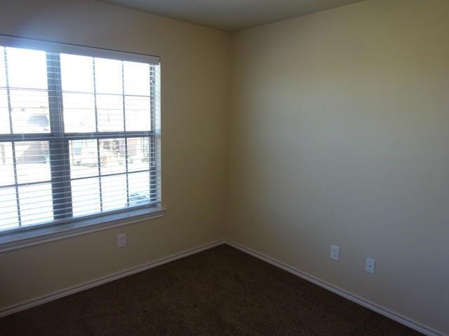 Building Photo - 160 Creekside Villa Dr