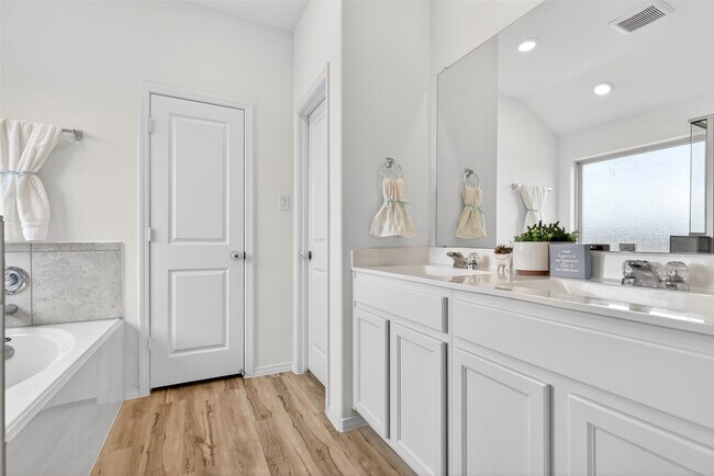 Building Photo - 5402 Still Creek Ranch Dr