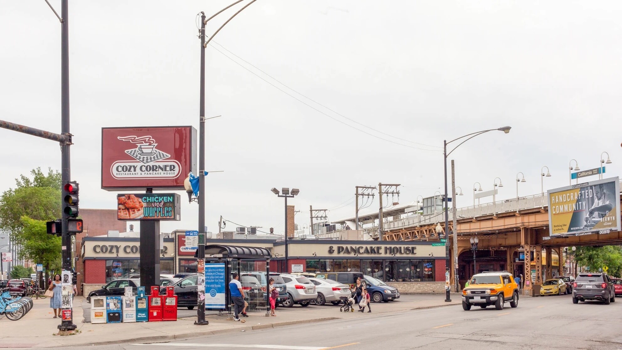 Building Photo - 2735 W Armitage Ave