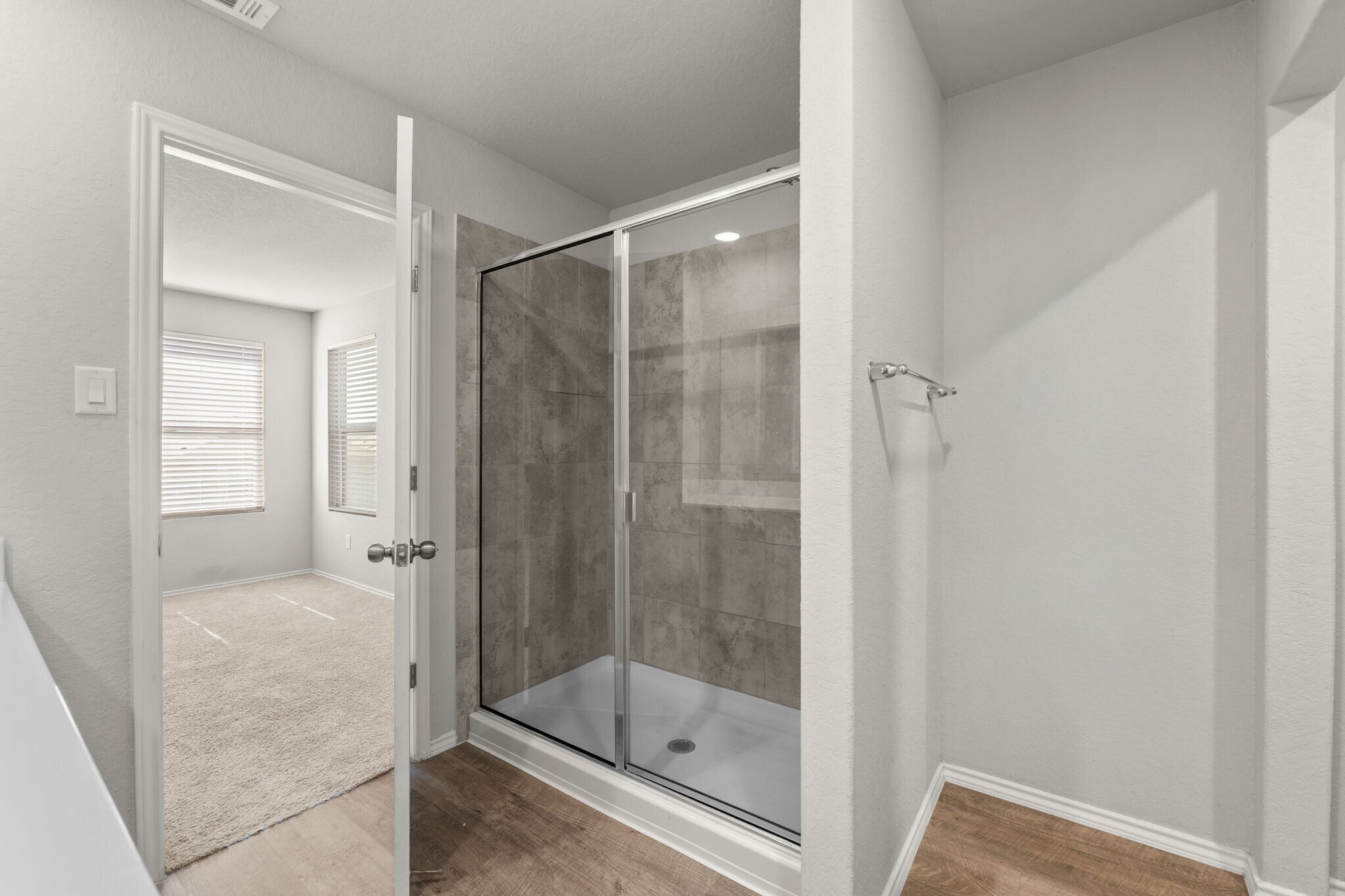 Building Photo - 3452 Redbud Grv