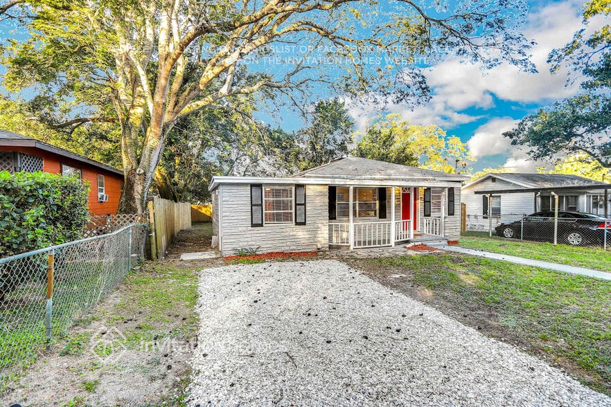 Building Photo - 8718 N Mandarine Pl