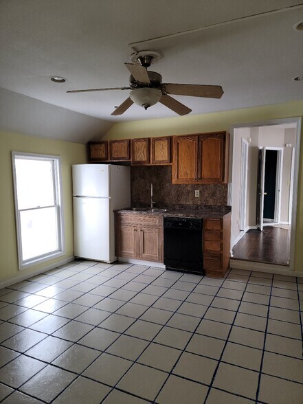 Building Photo - 1023 N Churchill St