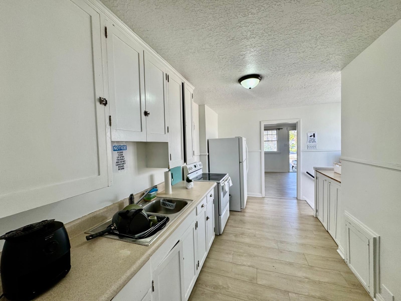 Building Photo - 440 E Garfield Ave