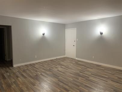 Apt E Living Room - 1129-1131 23rd St Apartments