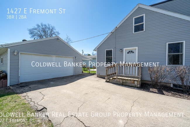 Building Photo - 1427 E Fremont St