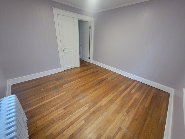 Building Photo - 12 Division St