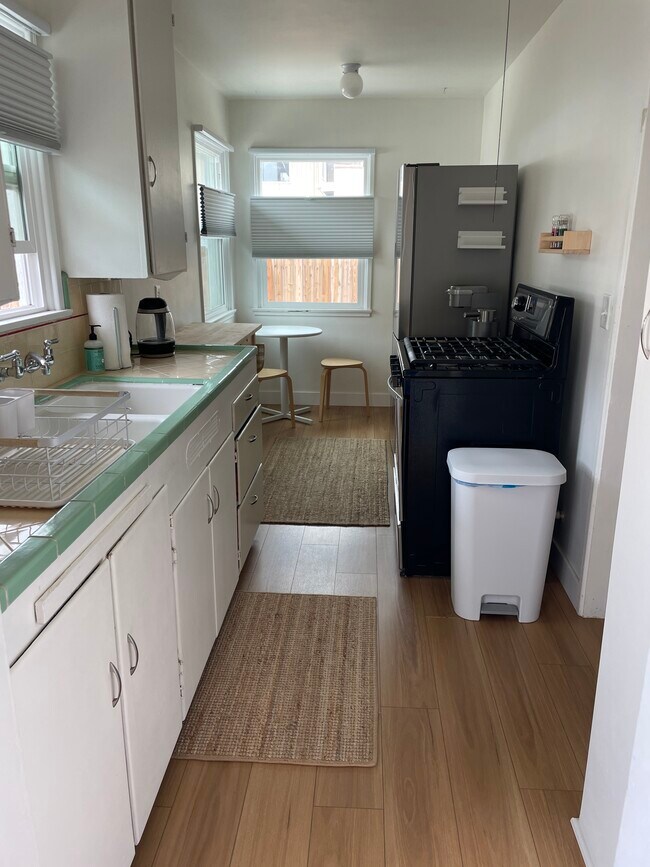 Building Photo - 521 Arcade Dr