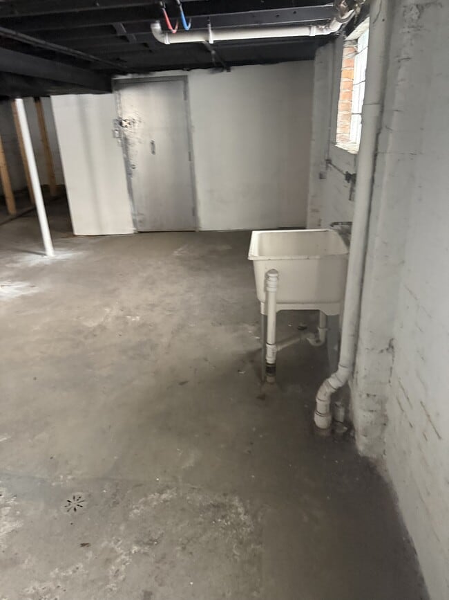 Building Photo - 209 Philip St