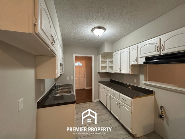 Building Photo - 8288 Cedarbrush Dr