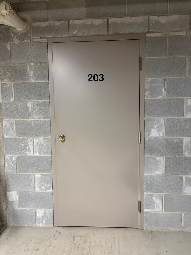 Building Photo - 14100 Sheffield Dr