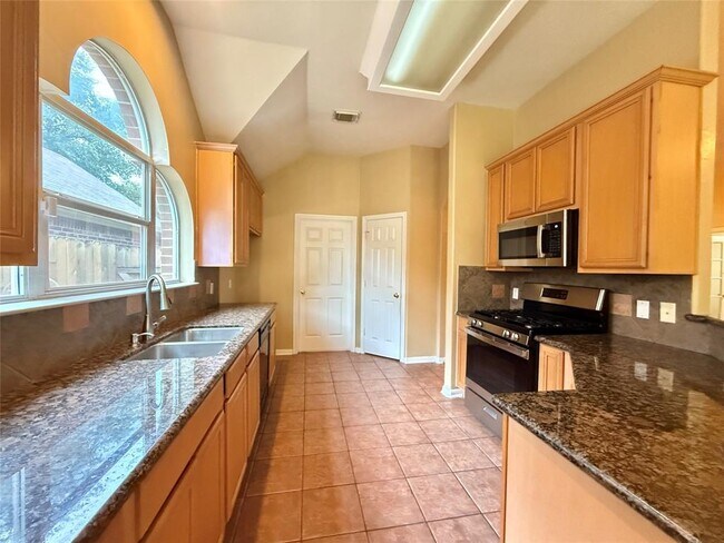 Building Photo - 11115 Creekline Green Ct