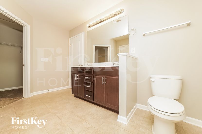 Building Photo - 5720 Misty Hill Cir