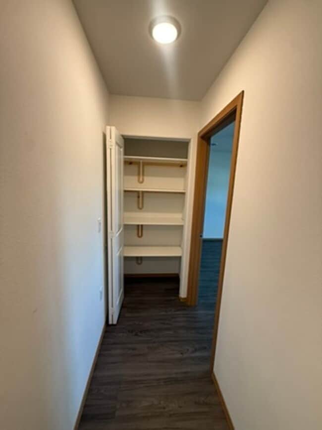 Building Photo - Modern 2-Bedroom Rental in North Pole!