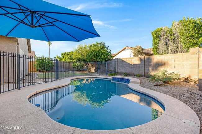 Building Photo - 2236 W Periwinkle Way