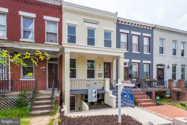 Building Photo - 1509 A St SE
