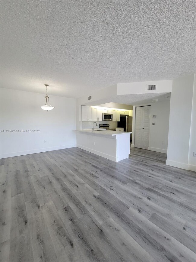 Building Photo - 8600 SW 212th St