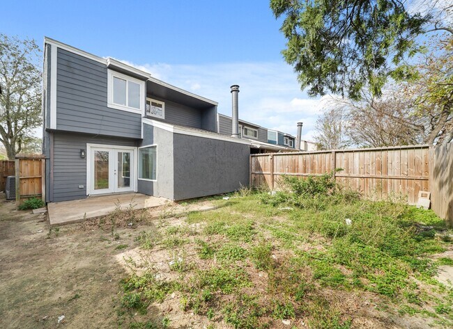 Building Photo - 4428 Stanford Ct