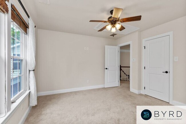 Building Photo - 6018 Red Setter Ln