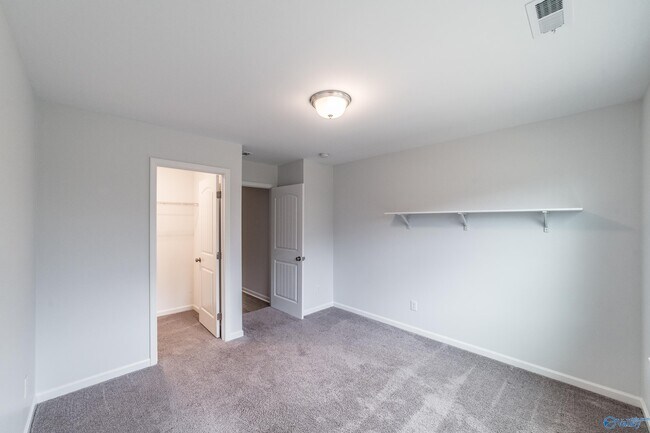 Building Photo - 15036 Lakeside Trail SW