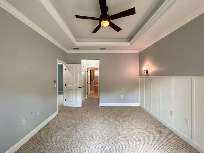 Building Photo - 3BR/2.5BA Townhouse in Sorrento - availabl...