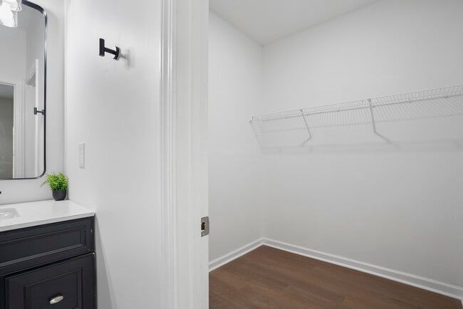 Building Photo - 139 Dahlia Ave NW
