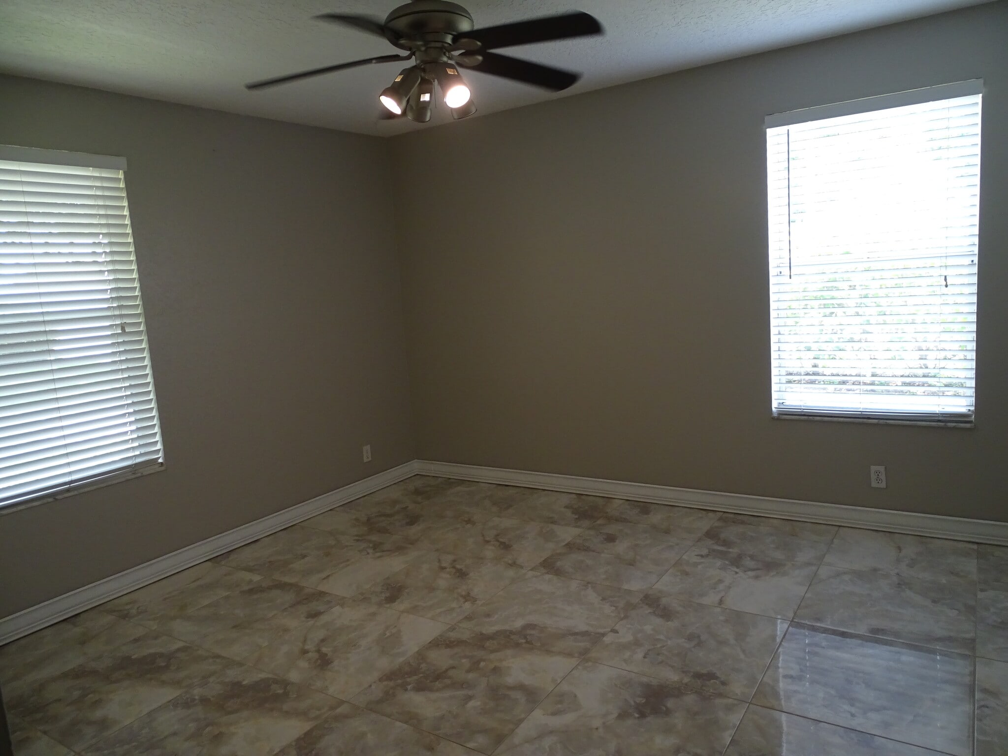 Bedroom #2 w/large closet - 6325 Winding Lake Dr