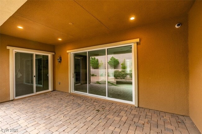 Building Photo - 2566 Speyburn Ave