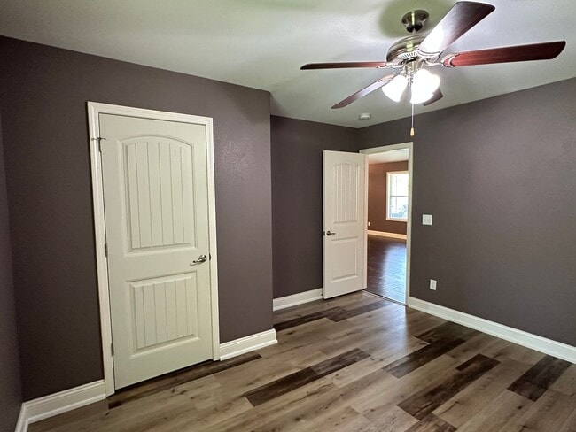 Building Photo - Well Maintained 3 Bed 2 Bath w/ Fence in Waynesville