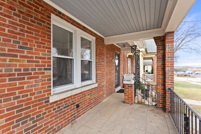 Building Photo - Stunning 3BR/2.5BA Home in Brookland – Available Now!