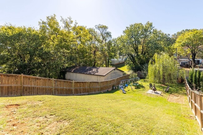 Building Photo - 308 W Main St