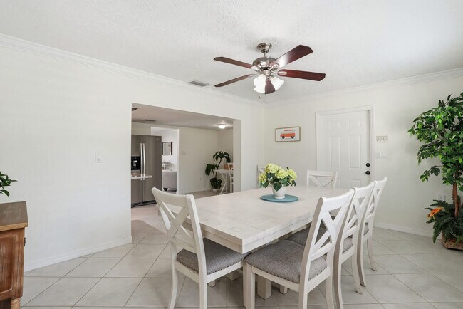 Building Photo - 27526 Los Amigos Ln