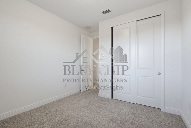 Building Photo - 1217 Pampus Dr