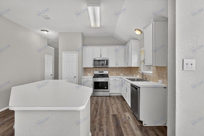 Building Photo - 7297 Chinquapin Dr