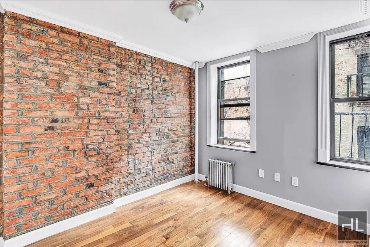 Building Photo - Mulberry Street