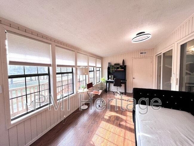 Building Photo - 26 Melinda Ln