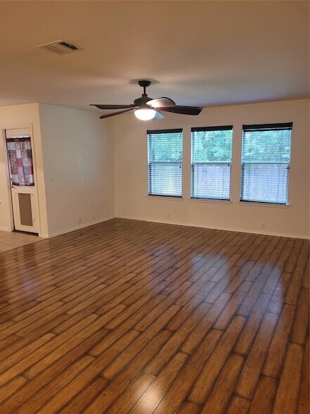 Building Photo - 433 Moorhen Cove