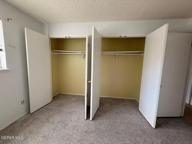 Building Photo - 6700 Escondido Dr