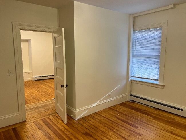 Building Photo - 511 Angell St