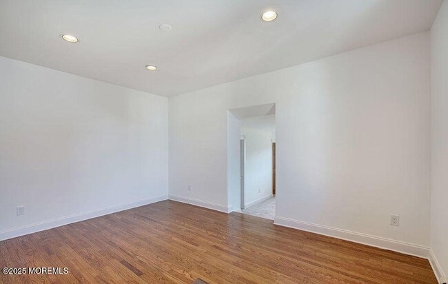Building Photo - 59 Peters Pl