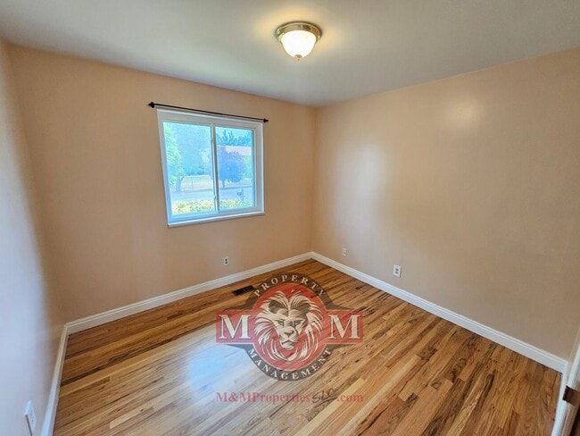 Building Photo - 5 Bd 3 Bath Home Cottonwood Heights
